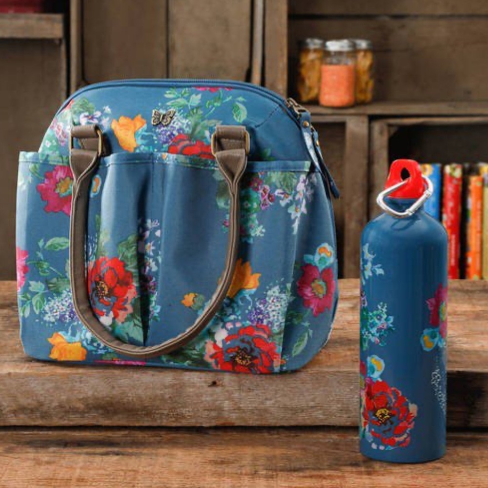 New with tags Rare- The Pioneer Woman Lunch Tote with Hydration Water Bottle